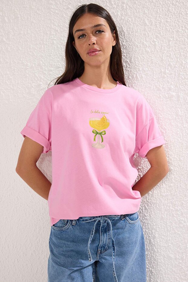 Pembe %100 Pamuk Oversize/Geniş Kalıp Coctail Baskılı Örme T-Shirt TWOSS25TS00202 - 2