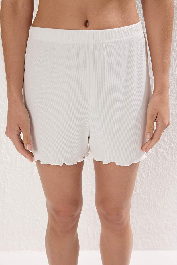 Ekru Dantel ve Gül Aksesuar Detaylı Fitilli Şortlu Örme Pijama Takımı THMSS25PT00417 - 3