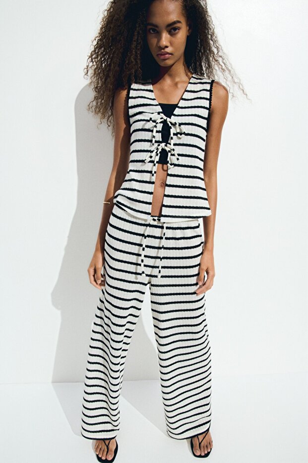 Önü Bağcıklı Triko Üst - 2