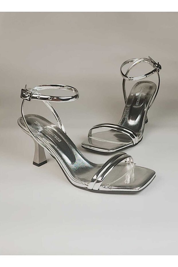 أحذية جانبية ذات سلك أزرق - 4