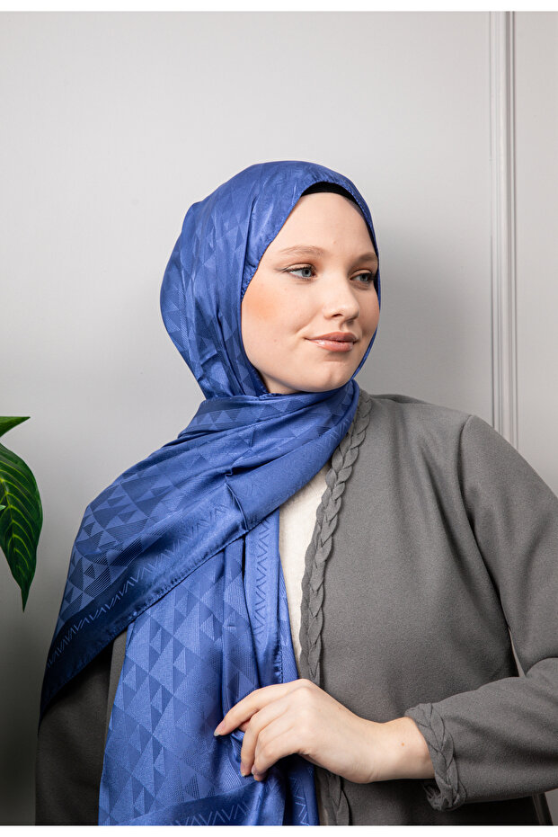 Triangle Pattern Shiny Jacquard Shawl - 4