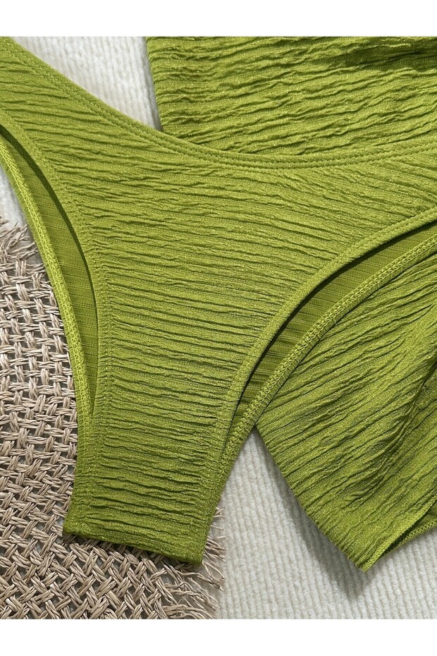 Aksesuarlı Bikini Takımı - 4