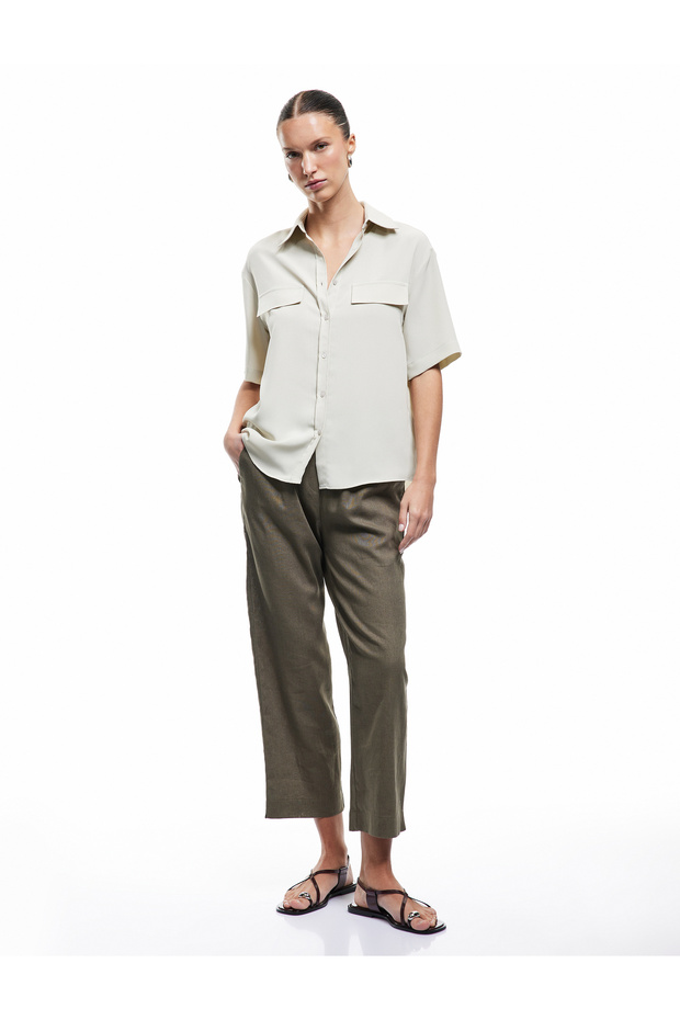 Classic Collar Short Sleeve Crinkle Shirt with Applique Detail