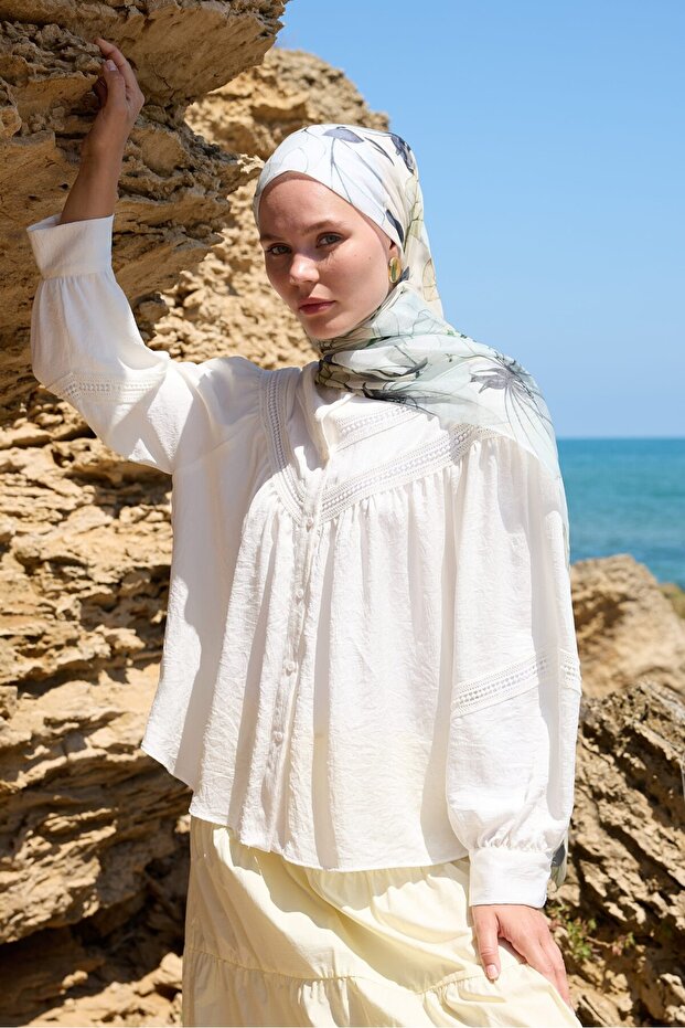 Alicia Pattern Moon Shawl - 3