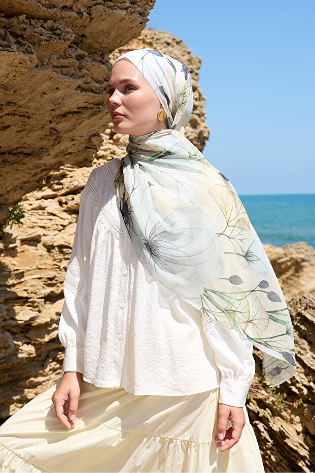 Alicia Pattern Moon Shawl - 1