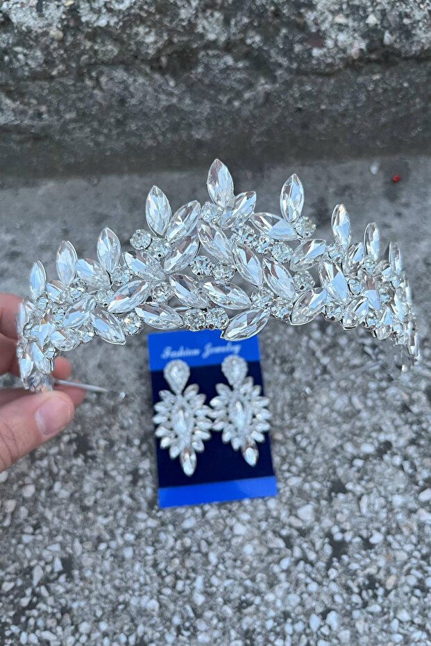Regina Silver Bridal Henna Crown Special Occasion Accessory Women's Crown and Thin Shuttle Earring Set