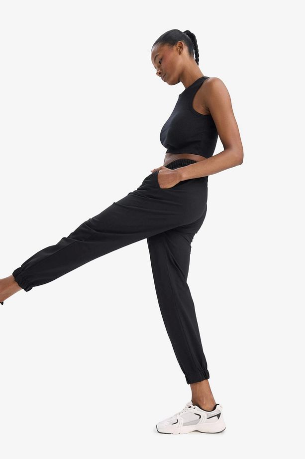 D9041 Siyah DeFactoFit Standart Fit Jogger Paça Standart Boy İnce Sporcu Eşofman Altı - 4