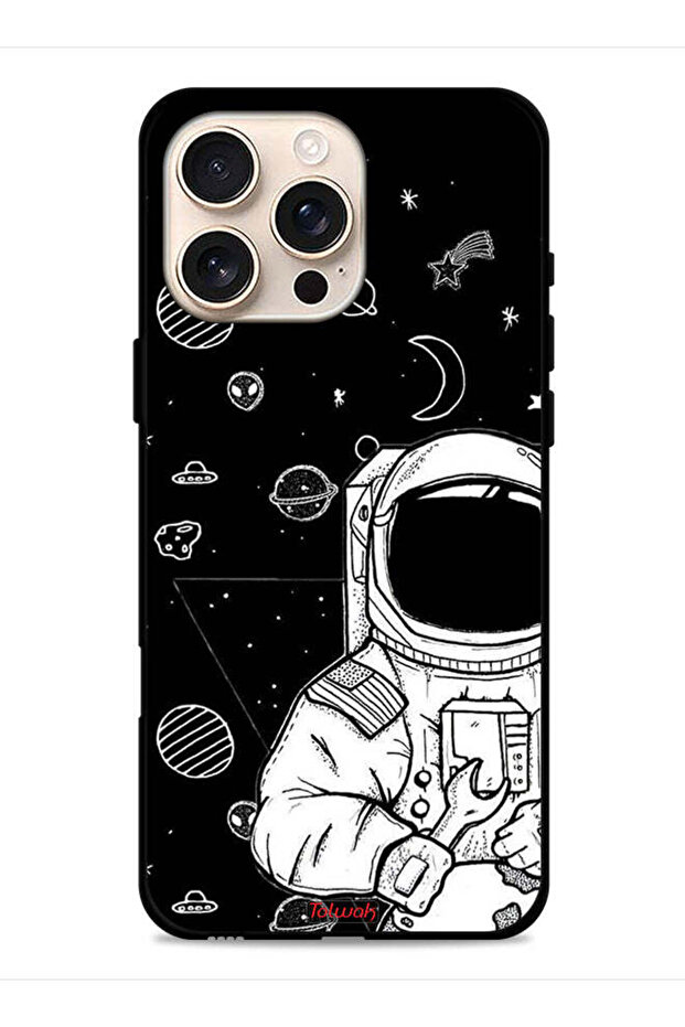 غطاء حماية لجهاز Apple iPhone 16 Pro بتصميم رائد فضاء