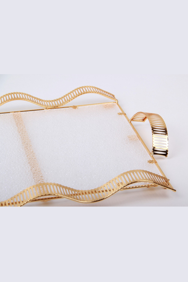 Rectangular serving tray with a luxurious white gold pattern design - 5