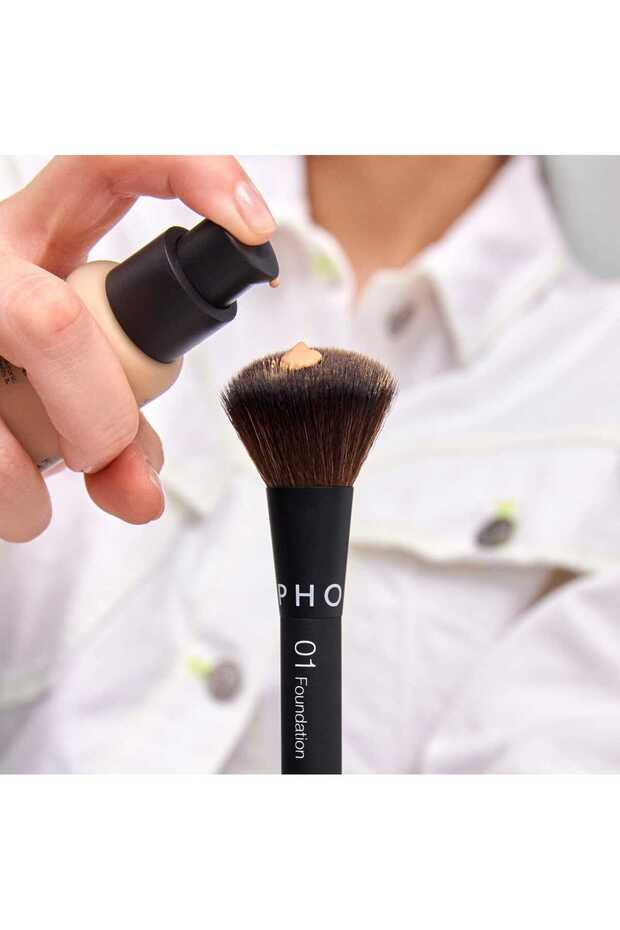 Essential Brush - 01 Foundation - 2