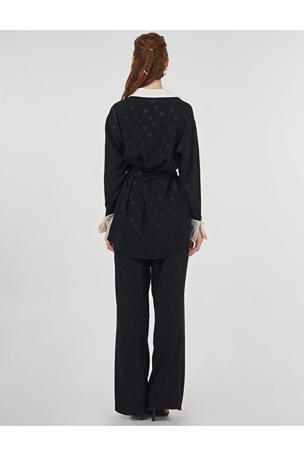 طقم مزدوج منقط باللون الأسود - 5