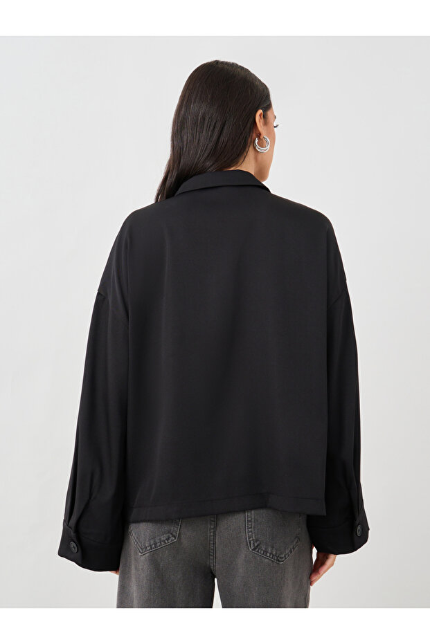 جاكيت مربع الشكل بأزرار أمامية صلبة وجيوب جانبية - 5
