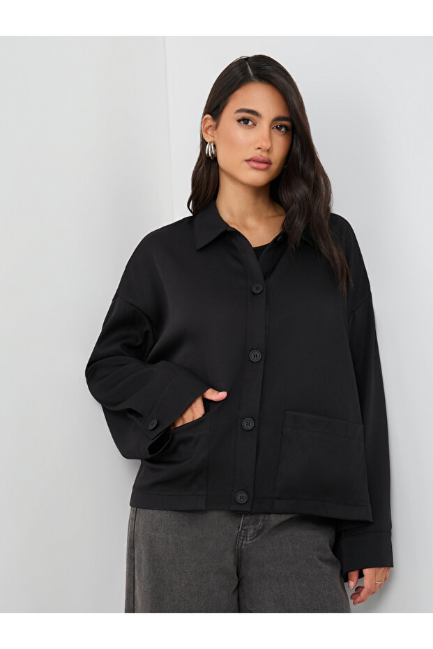 جاكيت مربع الشكل بأزرار أمامية صلبة وجيوب جانبية - 1
