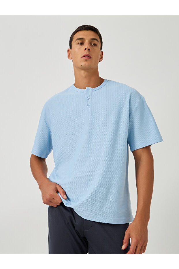 Men Textured Henley Neck Relaxed Fit T-Shirt