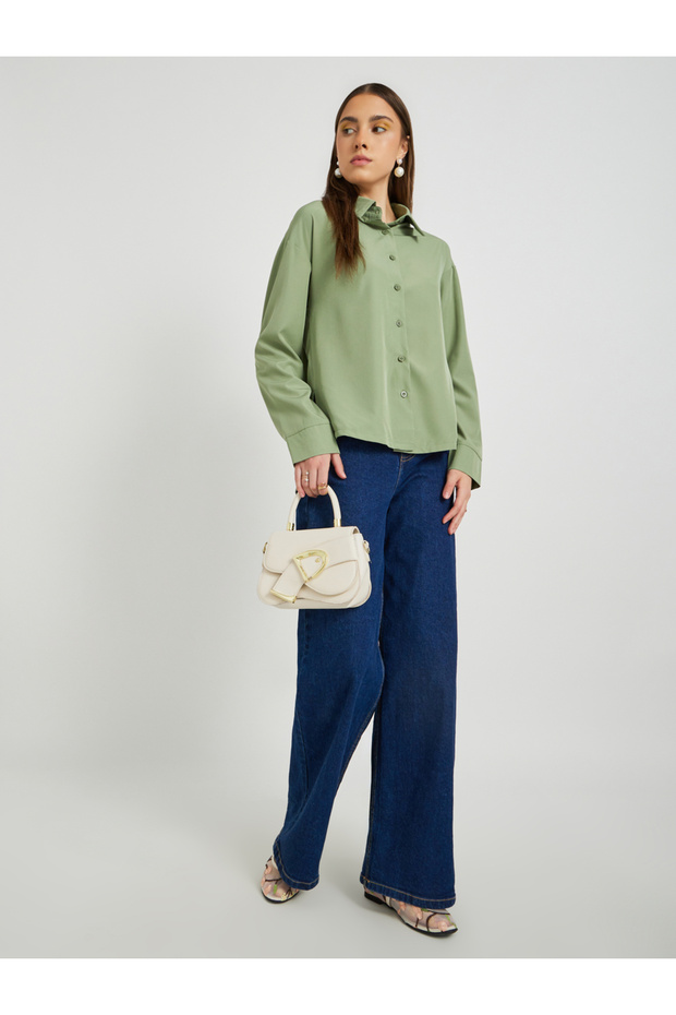 قميص سادة بأكمام طويلة وياقة واسعة - 2