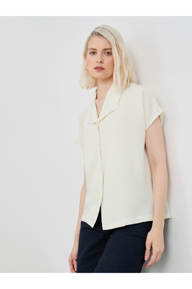 Solid Buttoned Oversized Shirt - 1