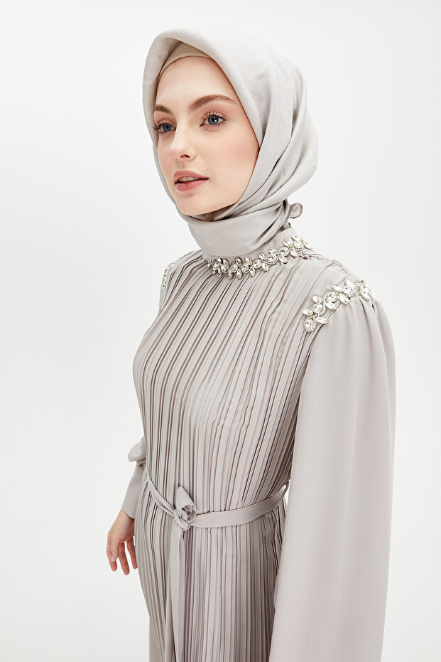 Pelerin Kol Piliseli Elbise - 6