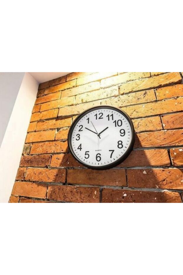 The clock that runs backwards - 3