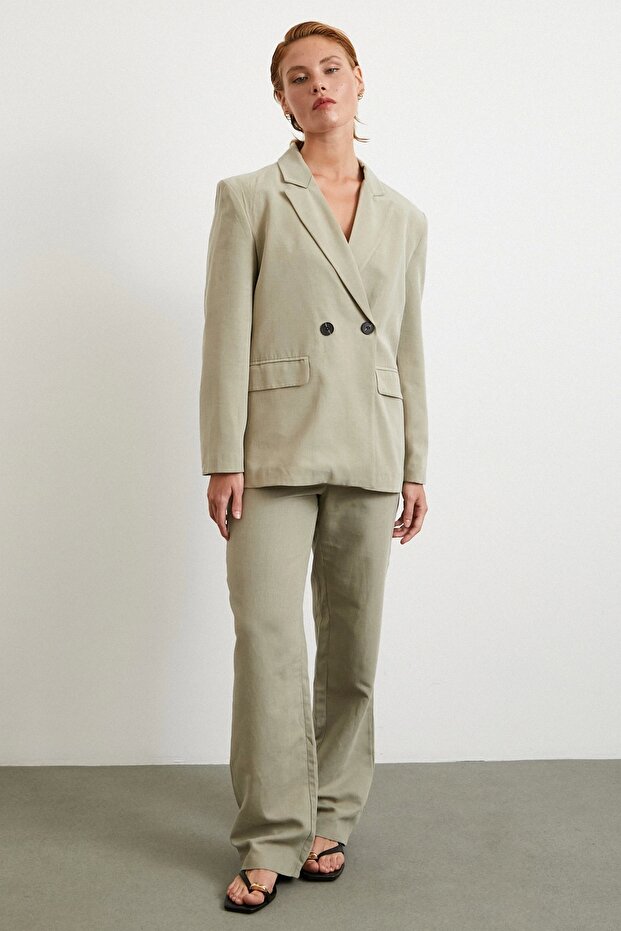 سترة بليزر من الكتان بزر مزدوج باللون الرمادي - 2