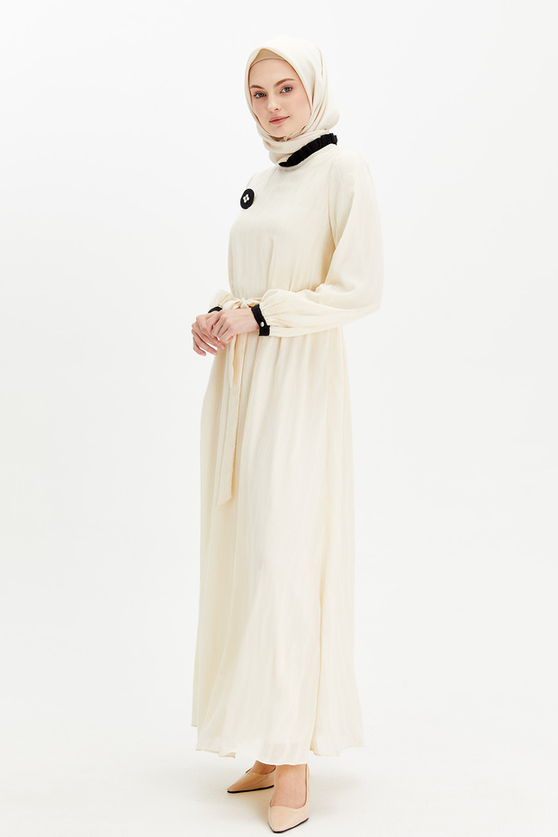 Çıkarılabilir Broşlu Elbise - 1