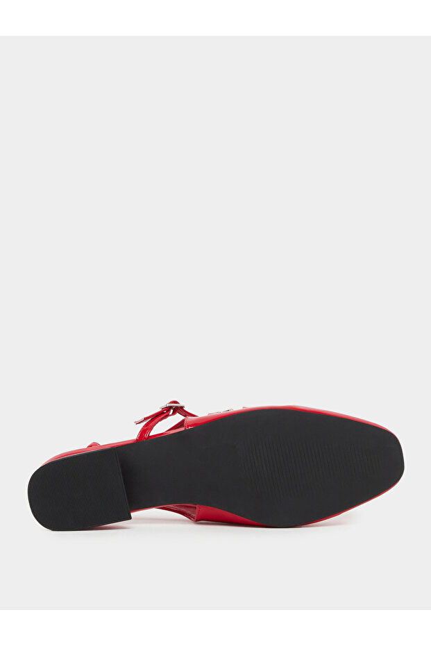 حذاء مسطح بحزام خلفي وإبزيم عادي - 6