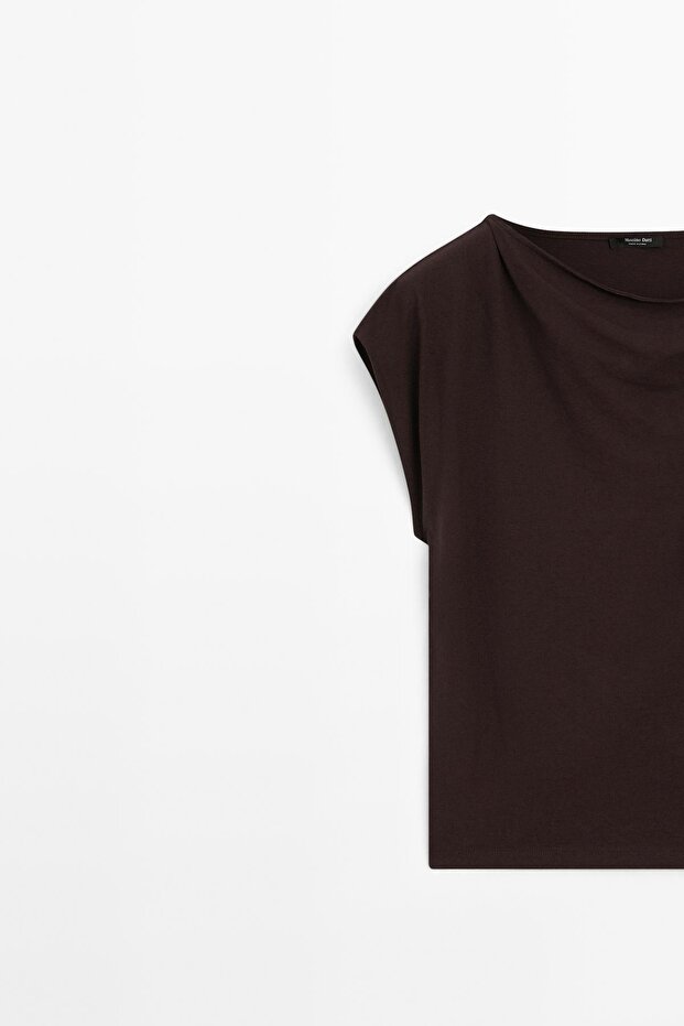 Broş detaylı drapeli yaka top - 7