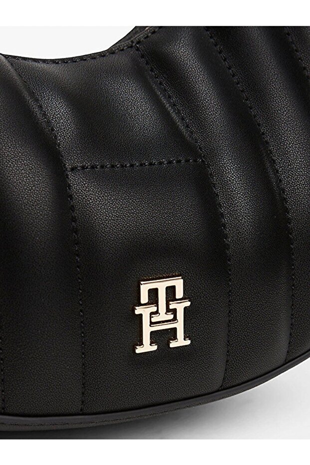 TH FEMININE MOON CROSSOVER damska czarna torebka AW0AW17635BDS - 4