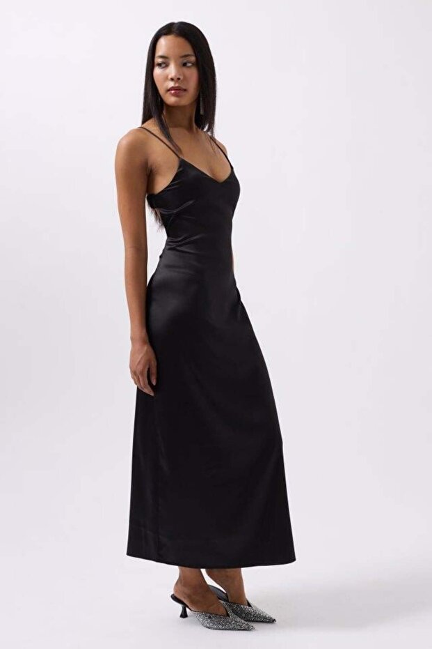 فستان من الساتان بحزام نحيف - 3