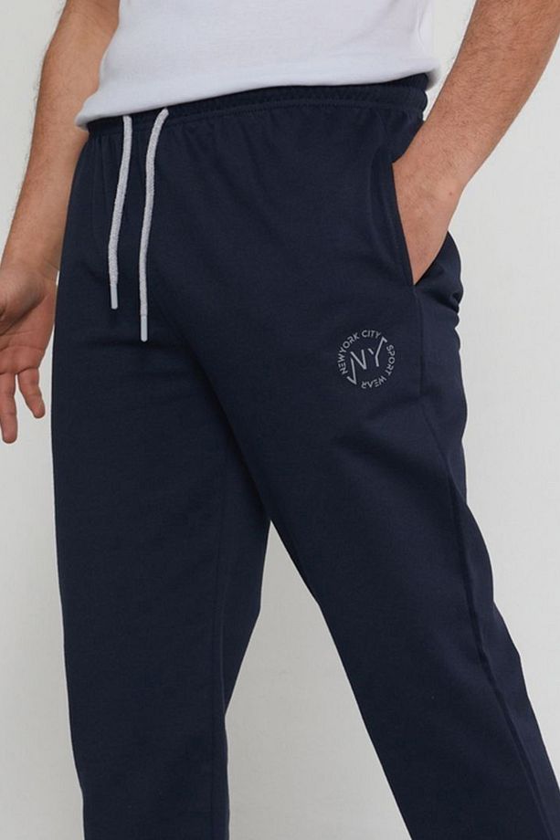 Lacivert Regular/Normal Kesim New York Nakışlı Düz Paça Eşofman Altı TMNSS25EA00007 - 3