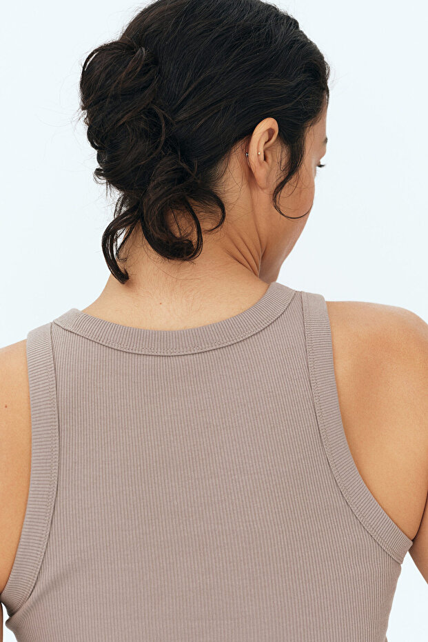 Ribanalı Kolsuz Üst - 4