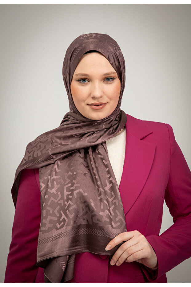 Geometric Pattern Shiny Jacquard Shawl Brown - 3