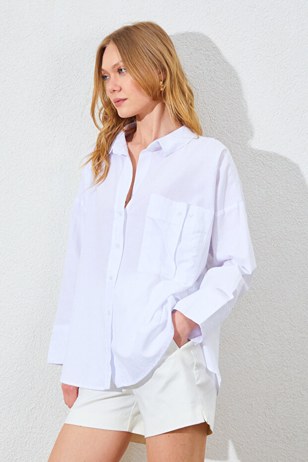 , Blue Shirt with Pockets and Oversize Cut. Office to the Street, Suitable for Any Style - White | Mkes161423-1