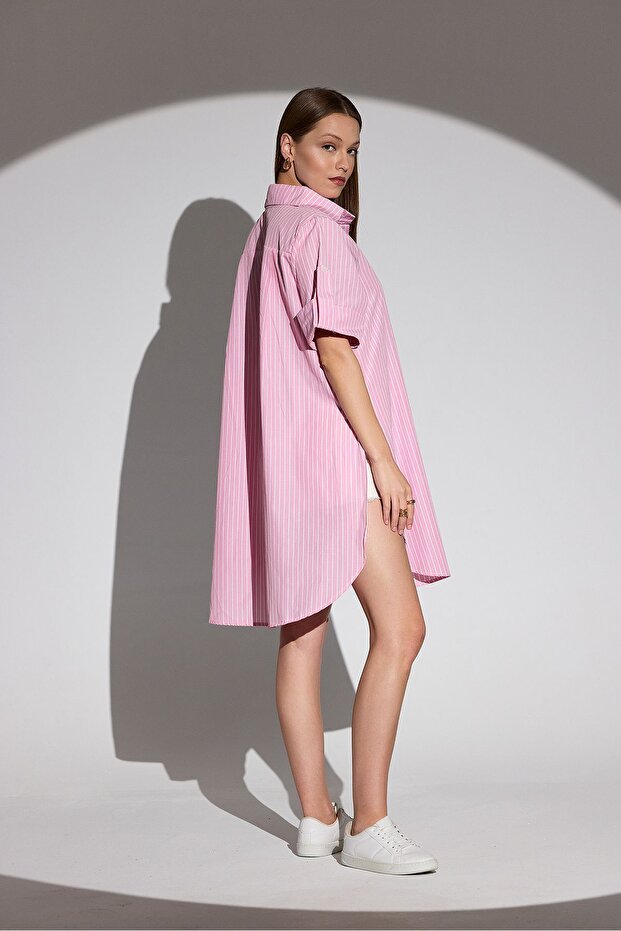 قميص مريح طويل مخطط من الخلف - 5