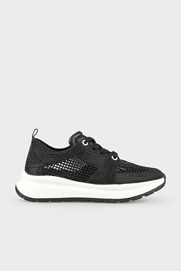 Black Women's Sports Shoes