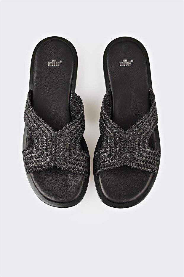 Siyah Kadın Terlik - 4