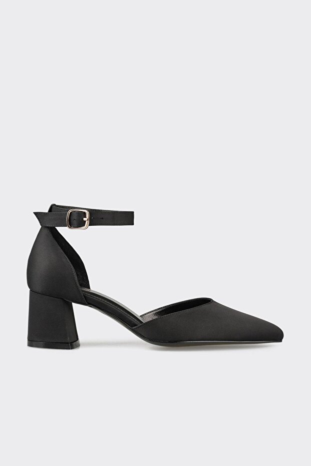 Schwarze Damenschuhe mit Absatz - 1