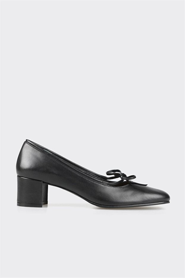 Black Leather Women's Heeled Shoes