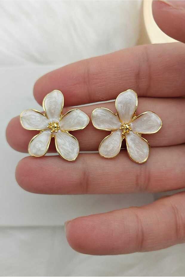 Pearlescent White 5 Petal Flower Gold Women's Earrings