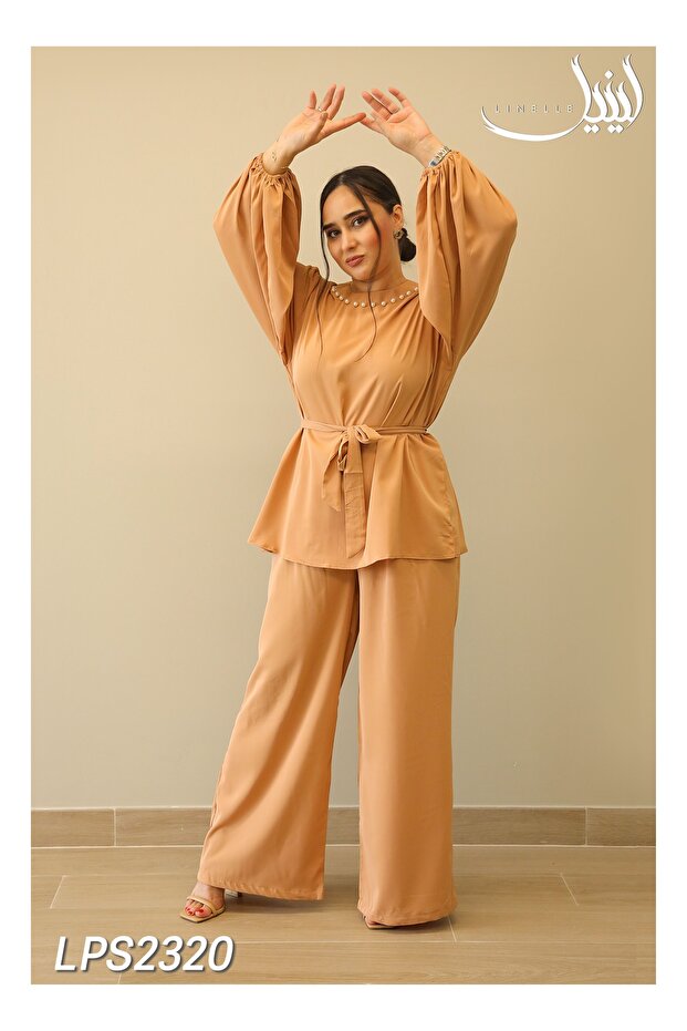 Ladies Co-ord Pant Set – Classic Solid Shirt Paired with Printed Wide-Leg Pants.