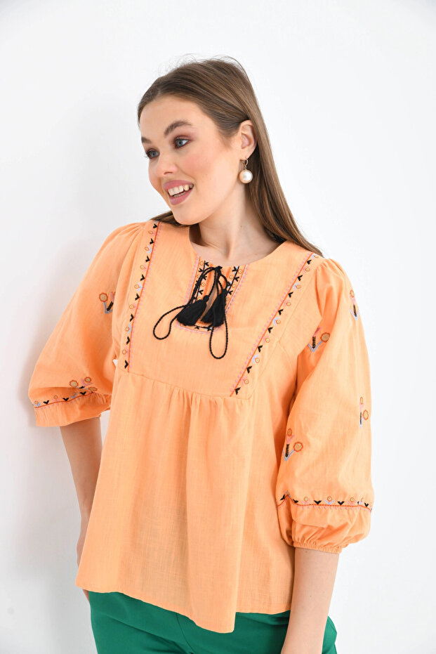 Tkano Bluza sa vezom - 1