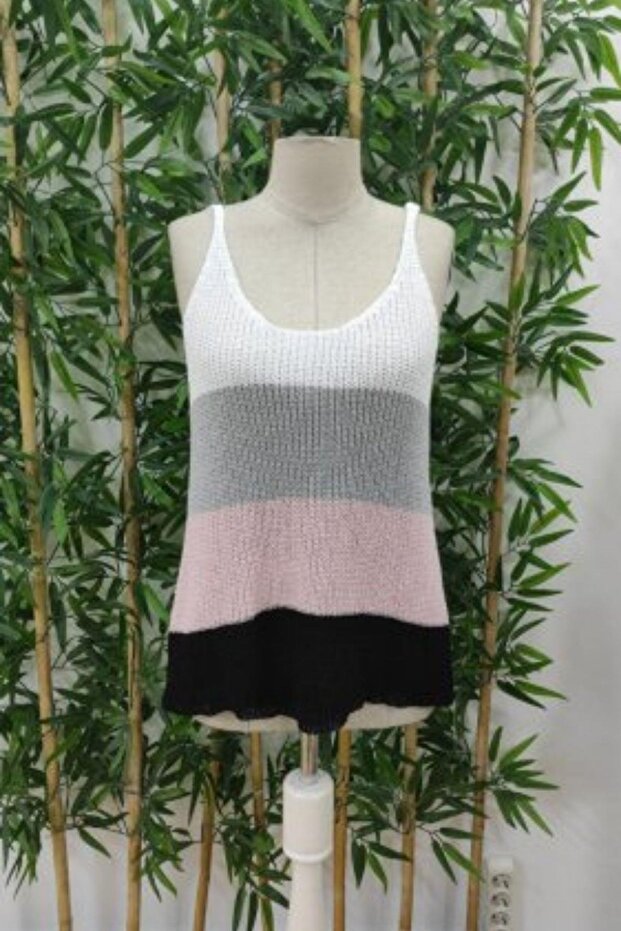 بلوزة تريكو ملونة بنمط مربعات - منقوشة - 4