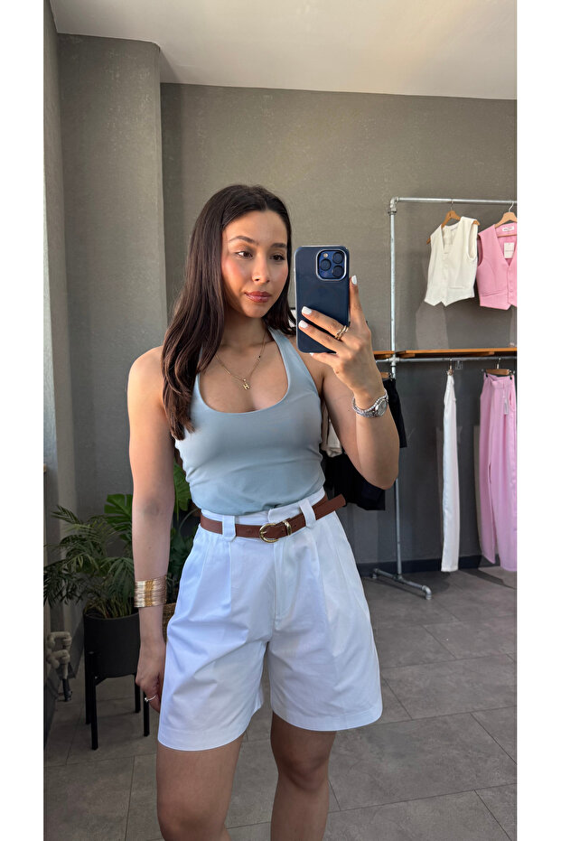 بلوزة منخفضة الظهر بياقة رسن - 4