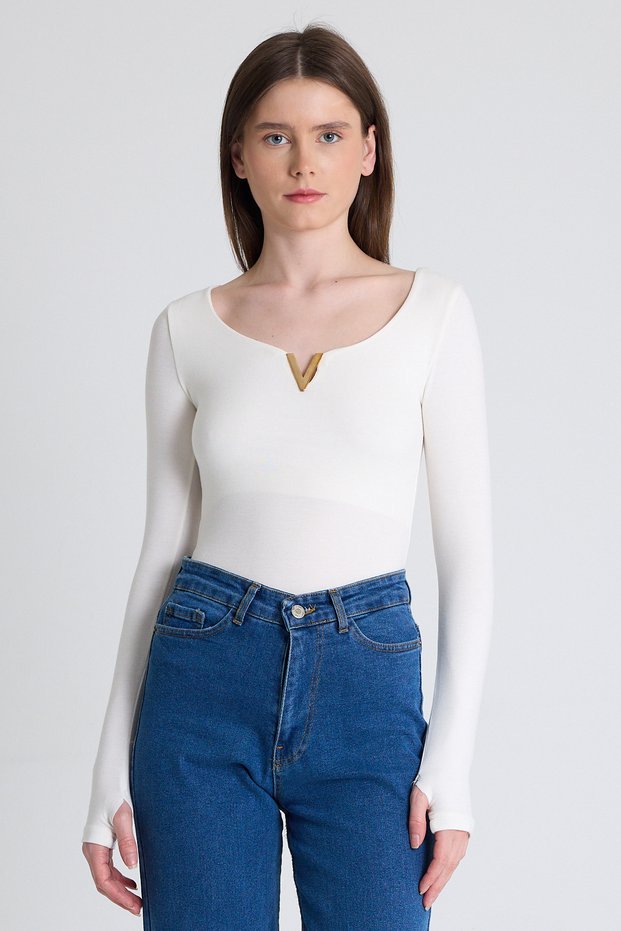 White Viscose/Soft Fabric Accessory Finger Detail Blouse 1476