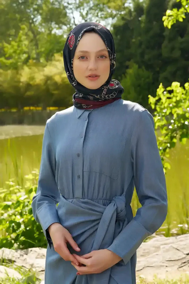 شال بنمط سلسلة هايبر - أسود عنابي