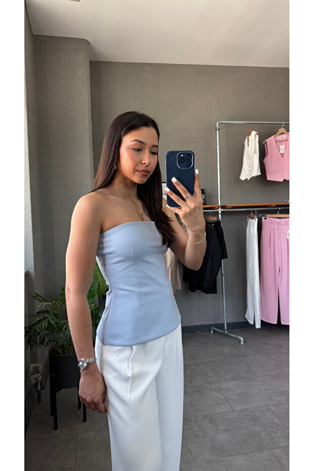 بلوزة بيبلوم بدون حمالات - 3