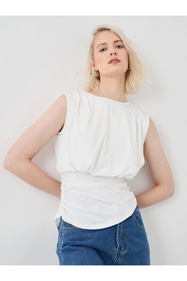 بلوزة سادة بدون أكمام ورقبة دائرية - 1