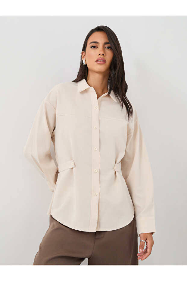 قميص سادة بأزرار وياقة واسعة - 2