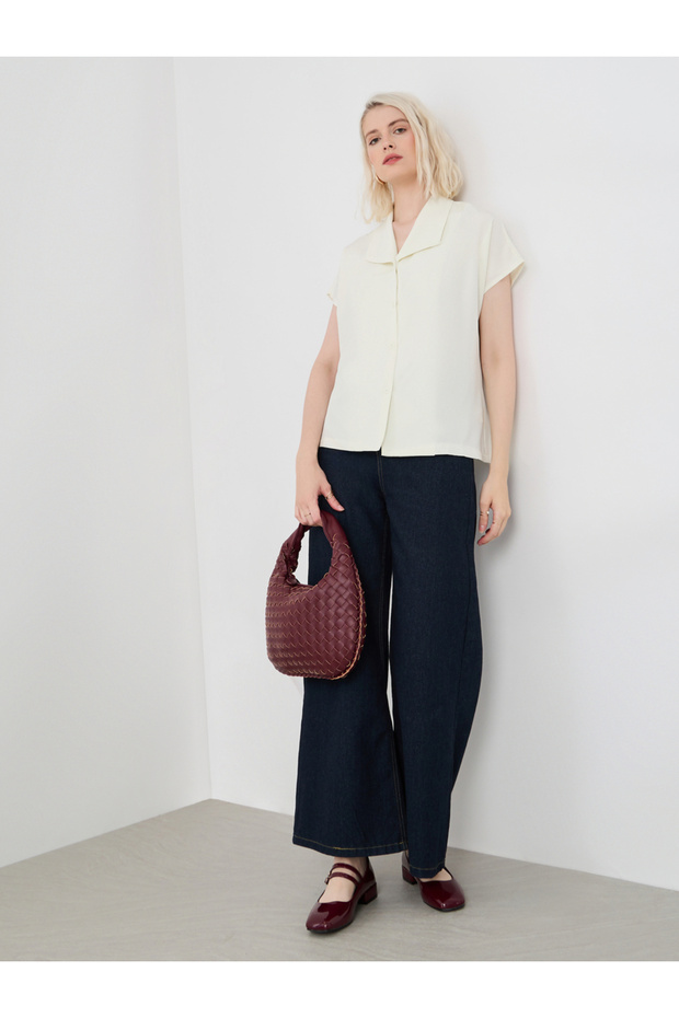 Solid Buttoned Oversized Shirt - 2