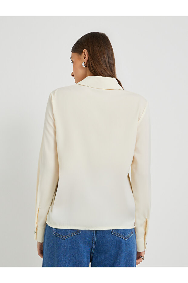 قميص سادة بأكمام طويلة وياقة واسعة - 4