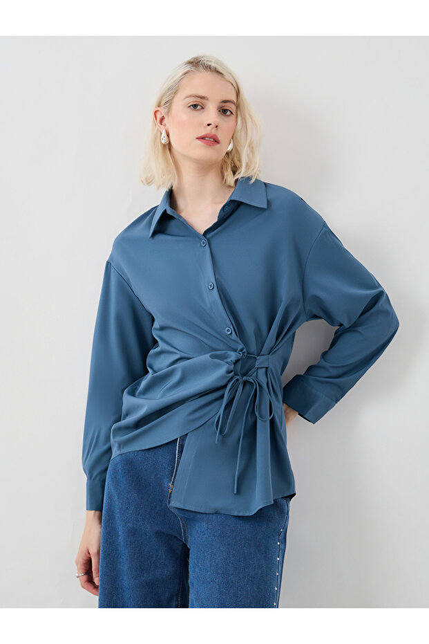 بلوزة سادة بأزرار مع تفاصيل ربطة عنق - 1
